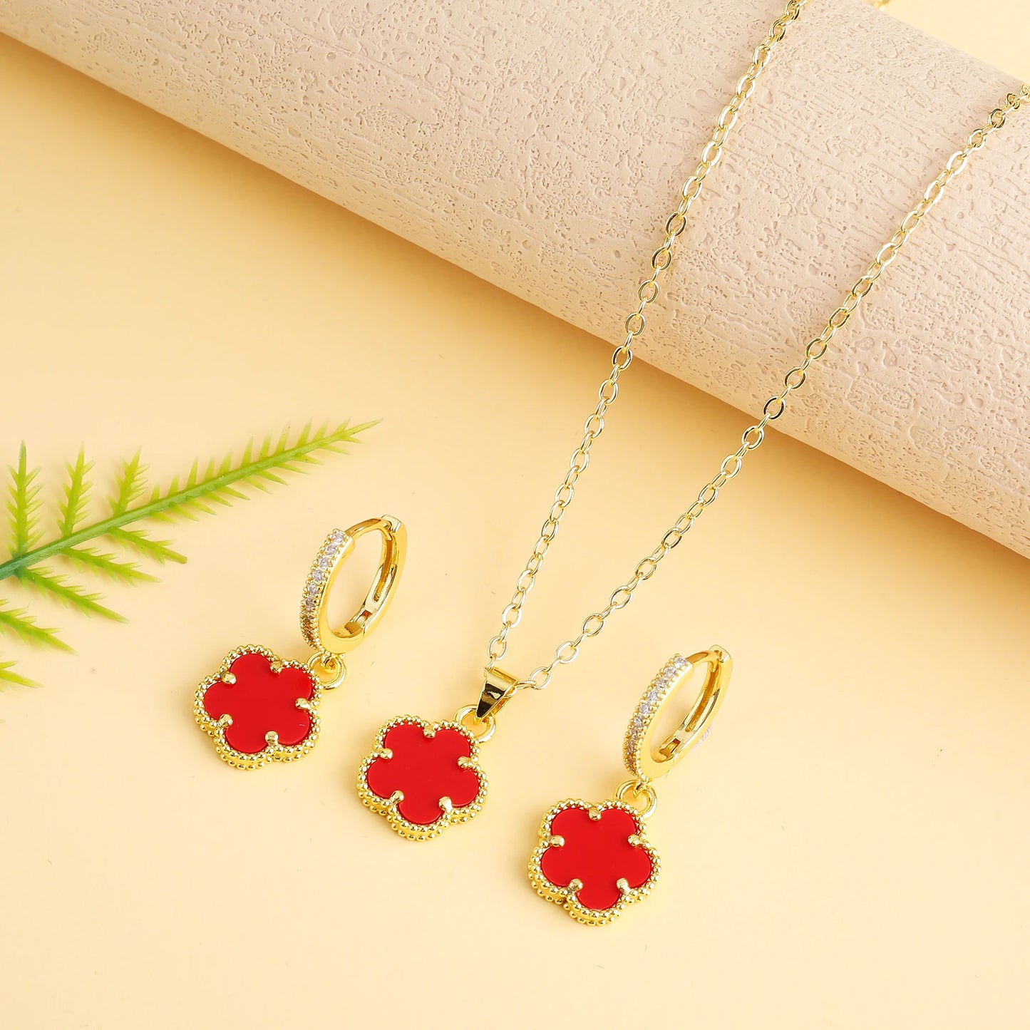 Elegant Five-Leaf Clover Jewelry Set – Gold-Tone Necklace and Earrings, Shiny Finish for Bridal and Luxury Gifting