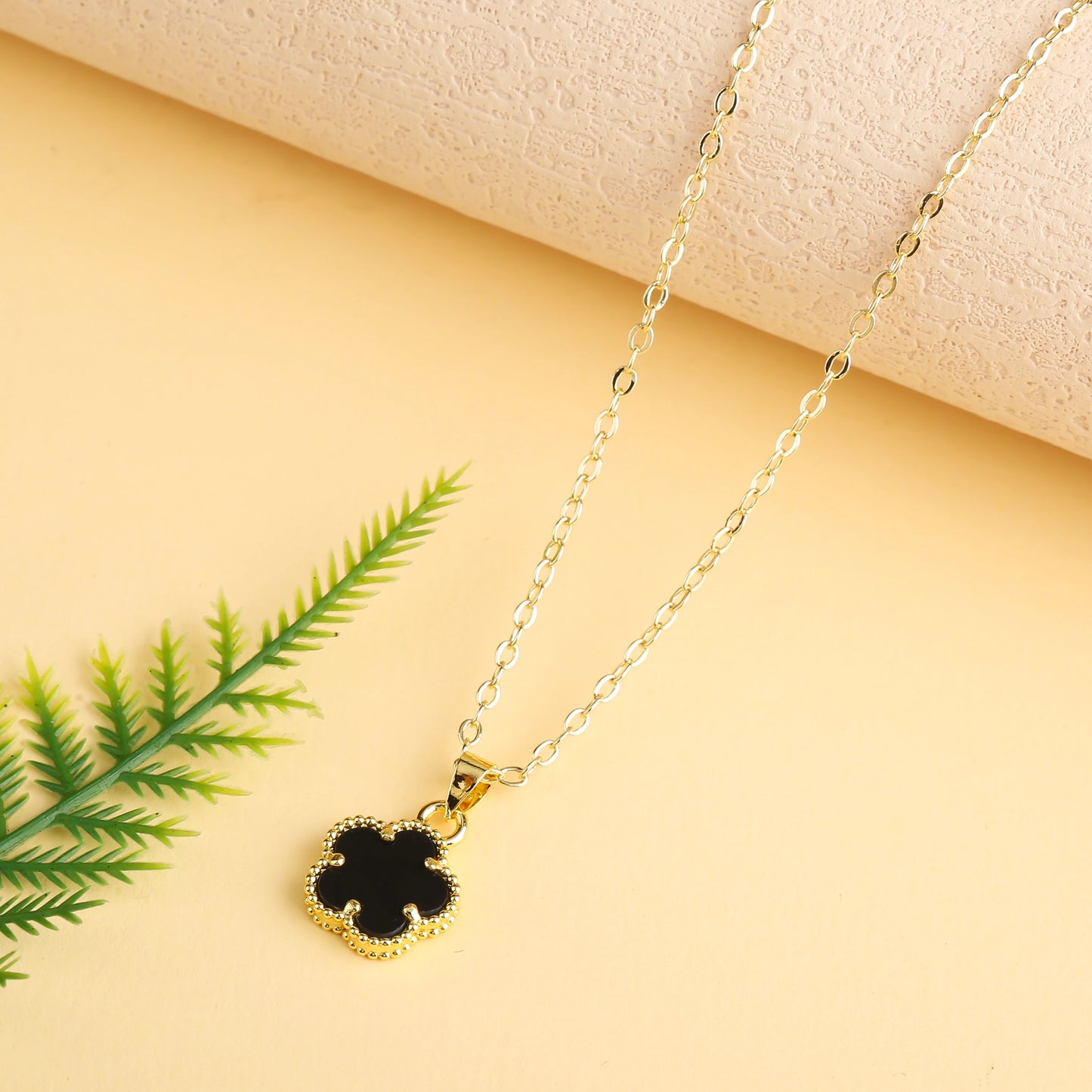 Elegant Five-Leaf Clover Jewelry Set – Gold-Tone Necklace and Earrings, Shiny Finish for Bridal and Luxury Gifting