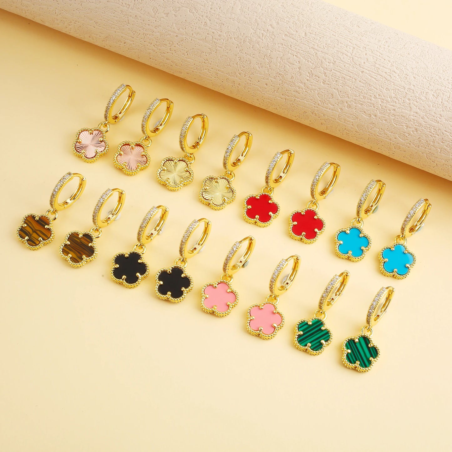 Elegant Five-Leaf Clover Jewelry Set – Gold-Tone Necklace and Earrings, Shiny Finish for Bridal and Luxury Gifting