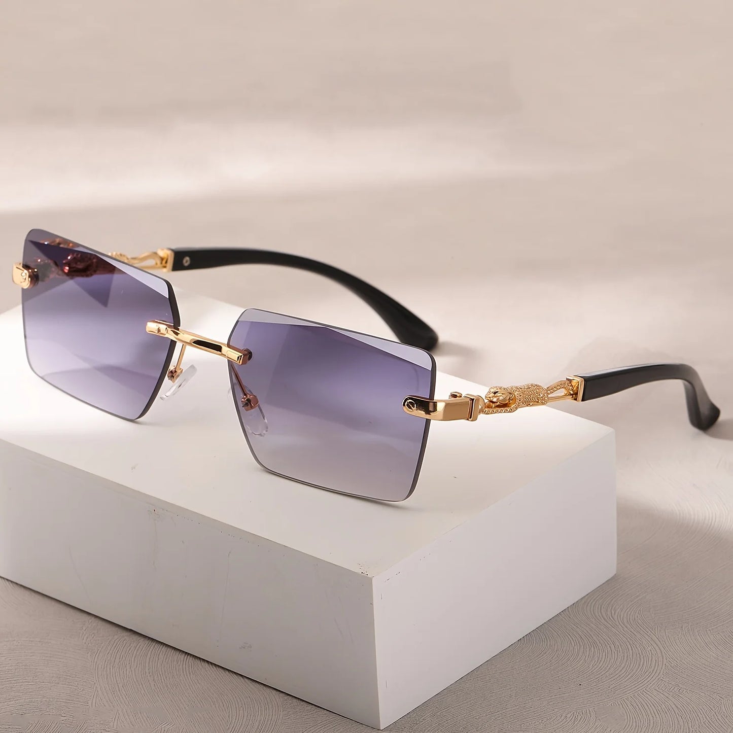 Classic Small Rectangle Sunglasses – Sleek Rimless Design for Beach and Travel