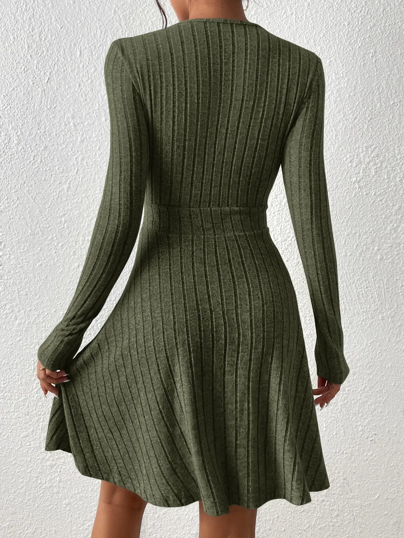 Women’s Knit A-Line Dress – Elegant V-Neck Fit for Autumn/Winter