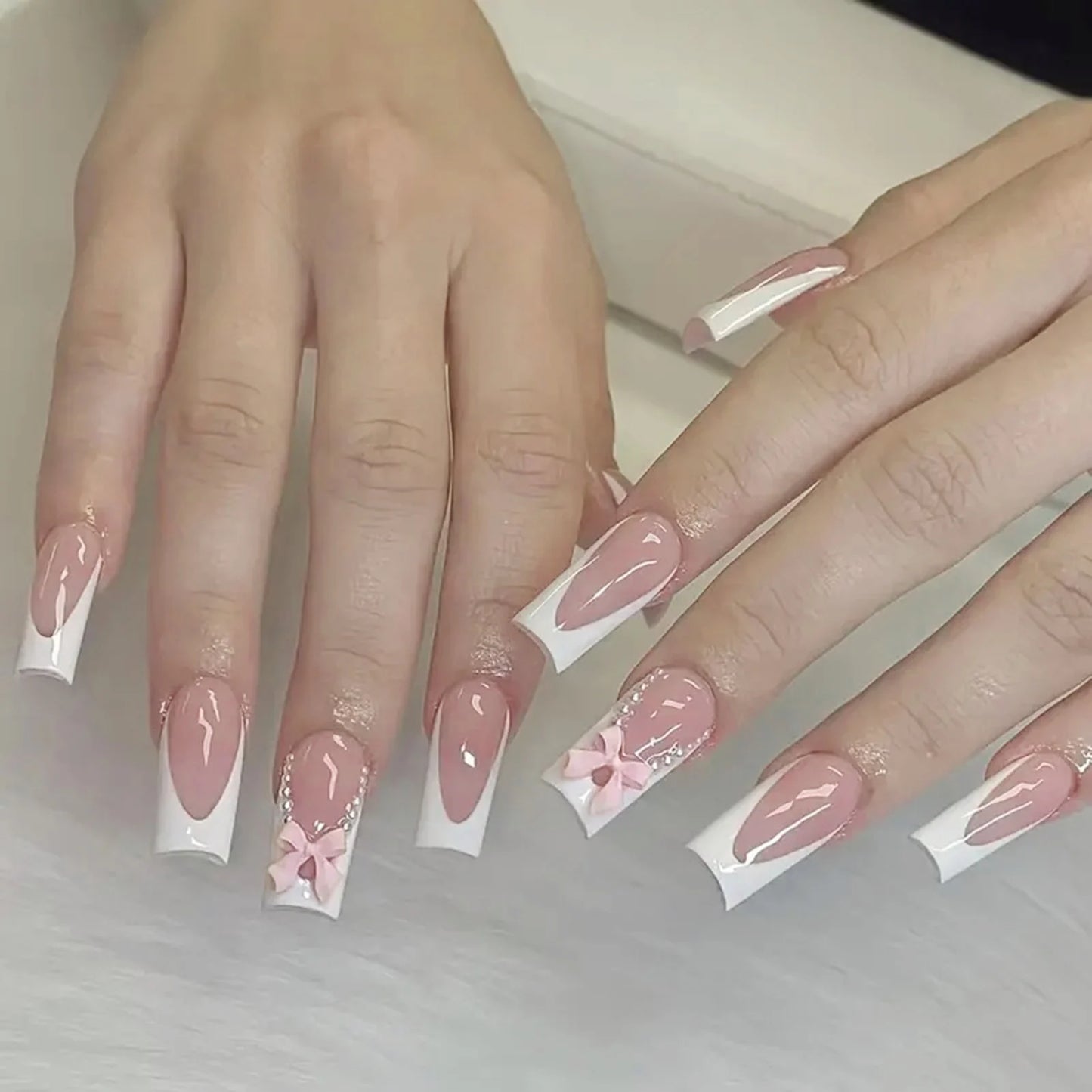 24pcs White French Press-On Nails – 3D Bowknot Design, Full Cover Wearable Set for Women