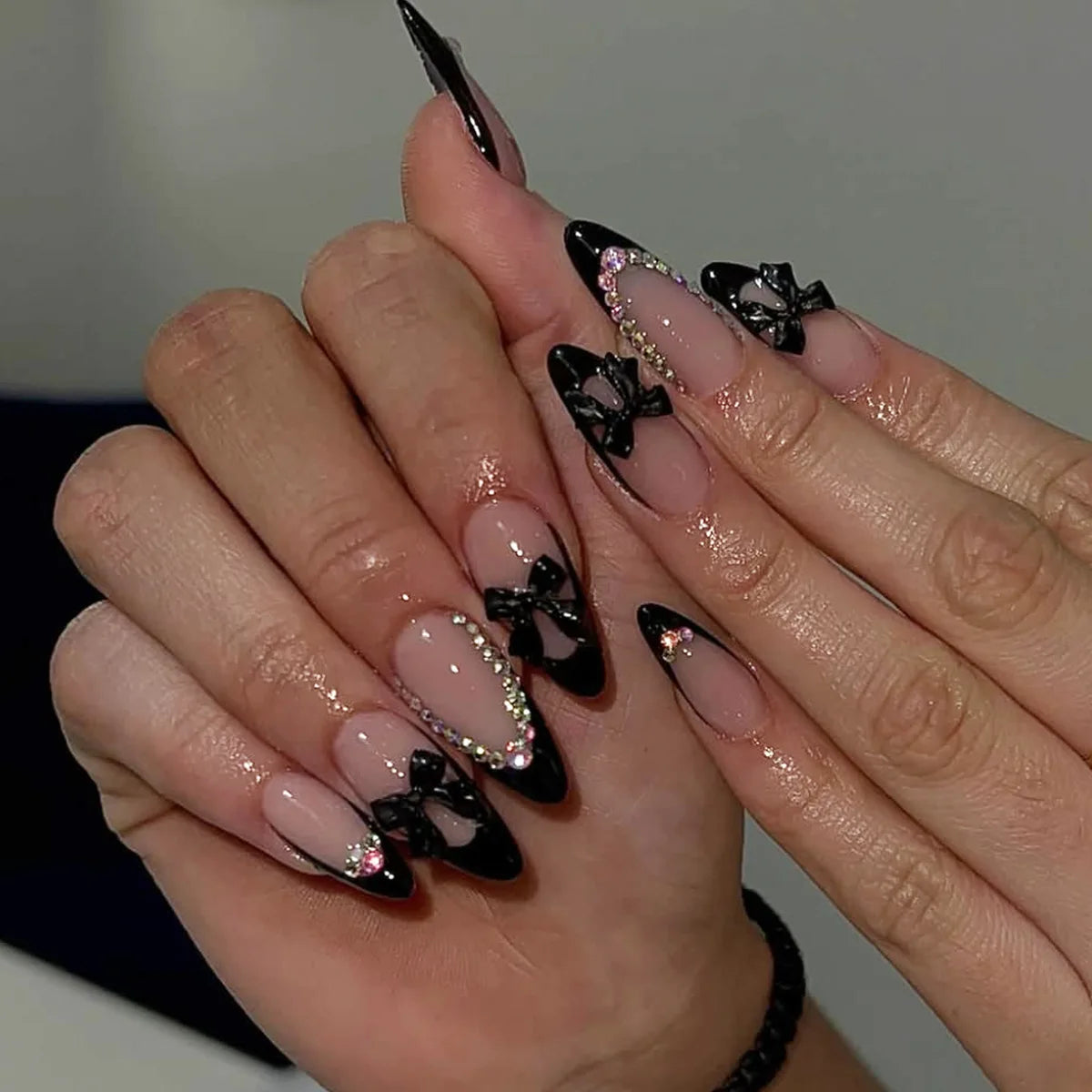 24pcs White French Press-On Nails – 3D Bowknot Design, Full Cover Wearable Set for Women