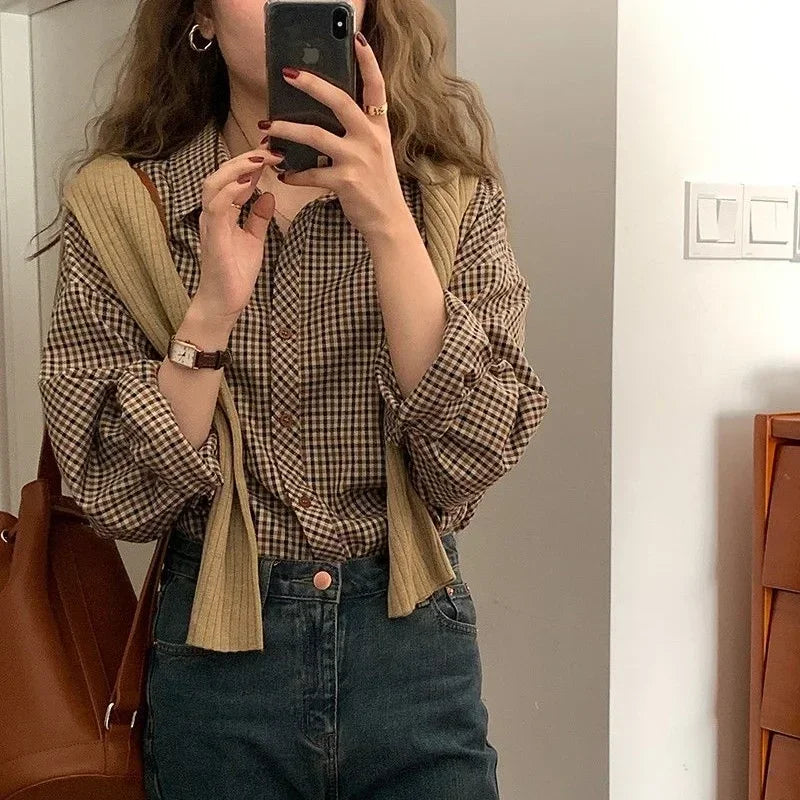 Women’s Timeless Plaid Button-Up – Classic Autumn Elegance