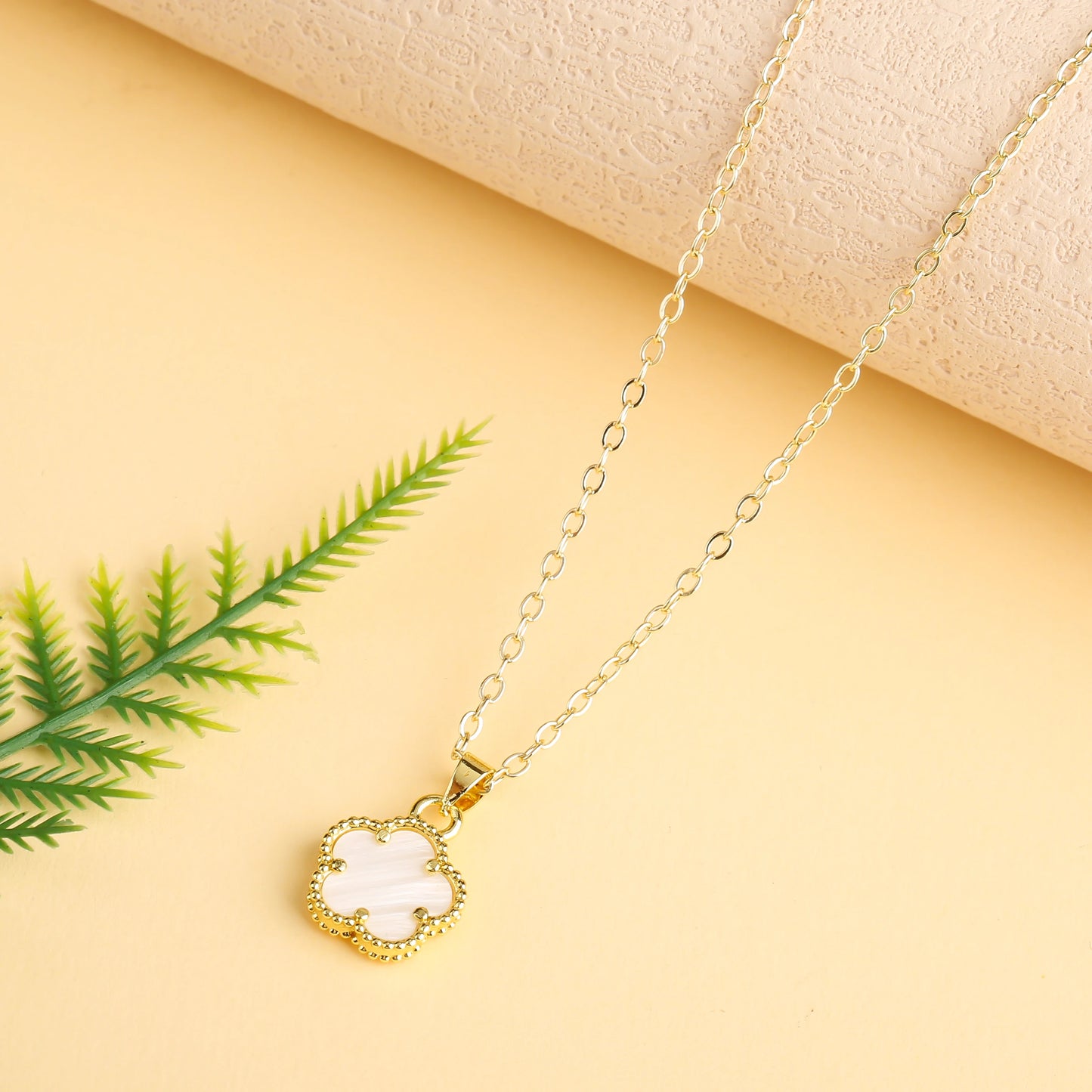Elegant Five-Leaf Clover Jewelry Set – Gold-Tone Necklace and Earrings, Shiny Finish for Bridal and Luxury Gifting