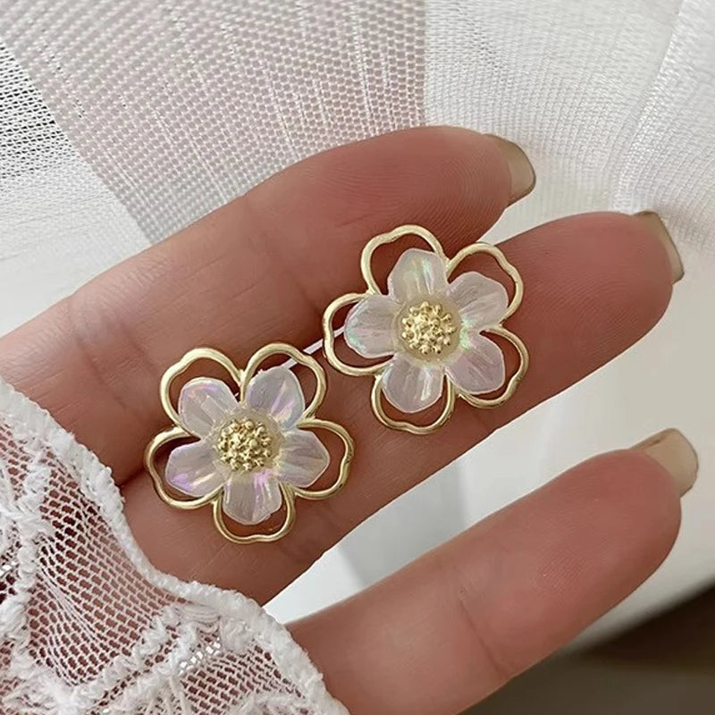 White Flower Stud Earrings – Gold-Tone Acrylic, Elegant Party & Wedding Jewelry
