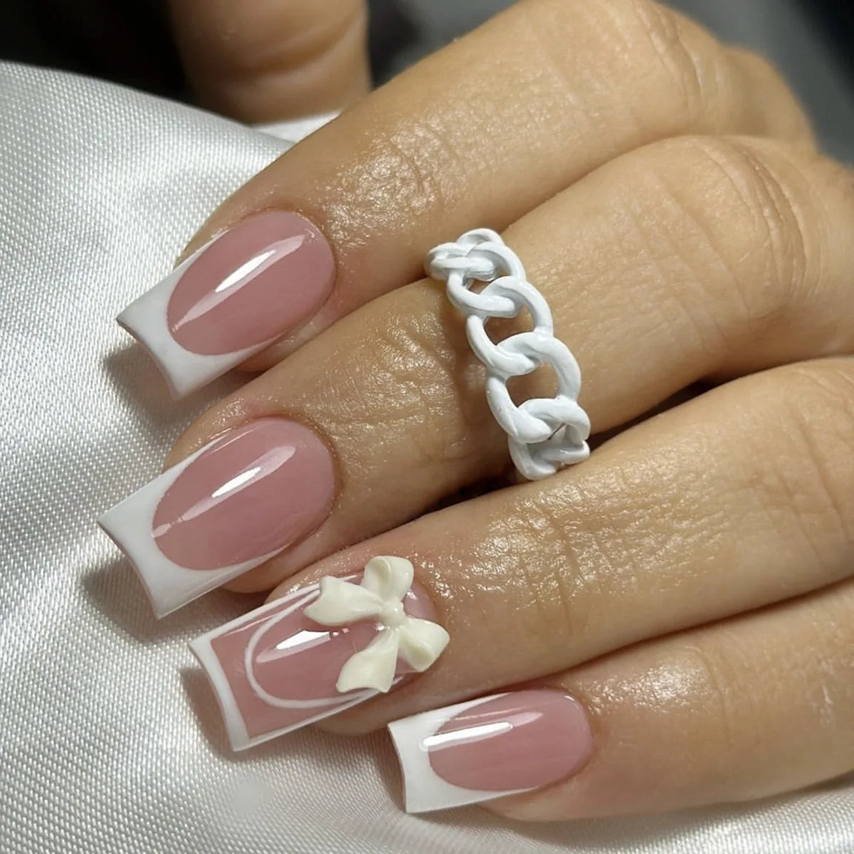 24pcs White French Press-On Nails – 3D Bowknot Design, Full Cover Wearable Set for Women
