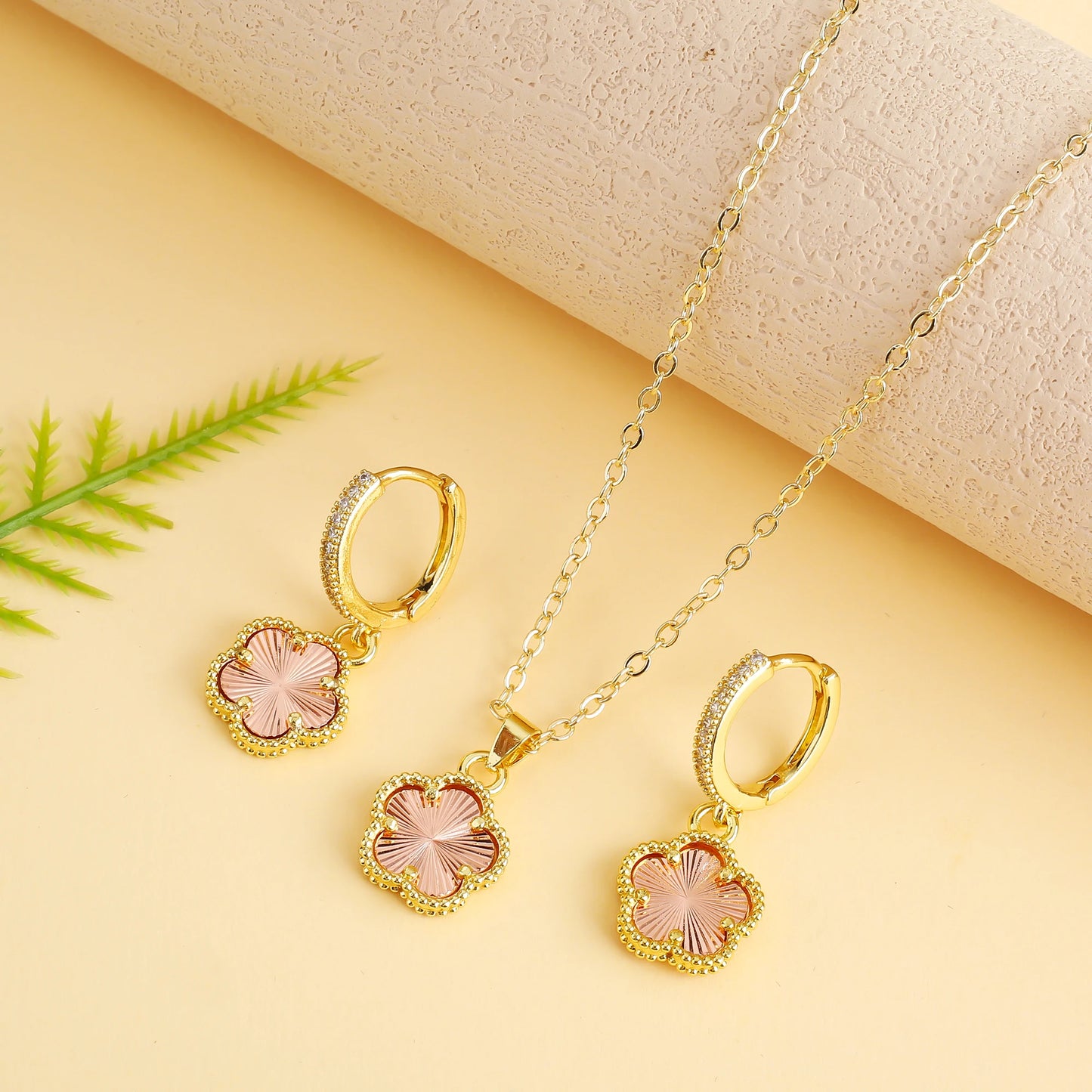 Elegant Five-Leaf Clover Jewelry Set – Gold-Tone Necklace and Earrings, Shiny Finish for Bridal and Luxury Gifting