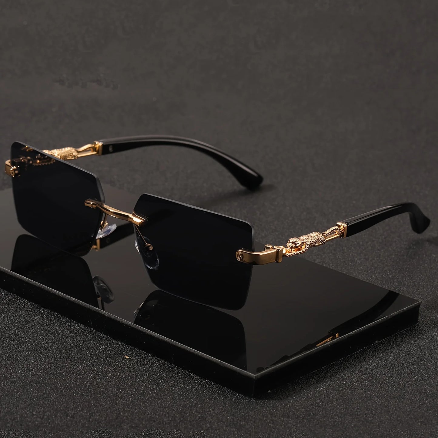 Classic Small Rectangle Sunglasses – Sleek Rimless Design for Beach and Travel