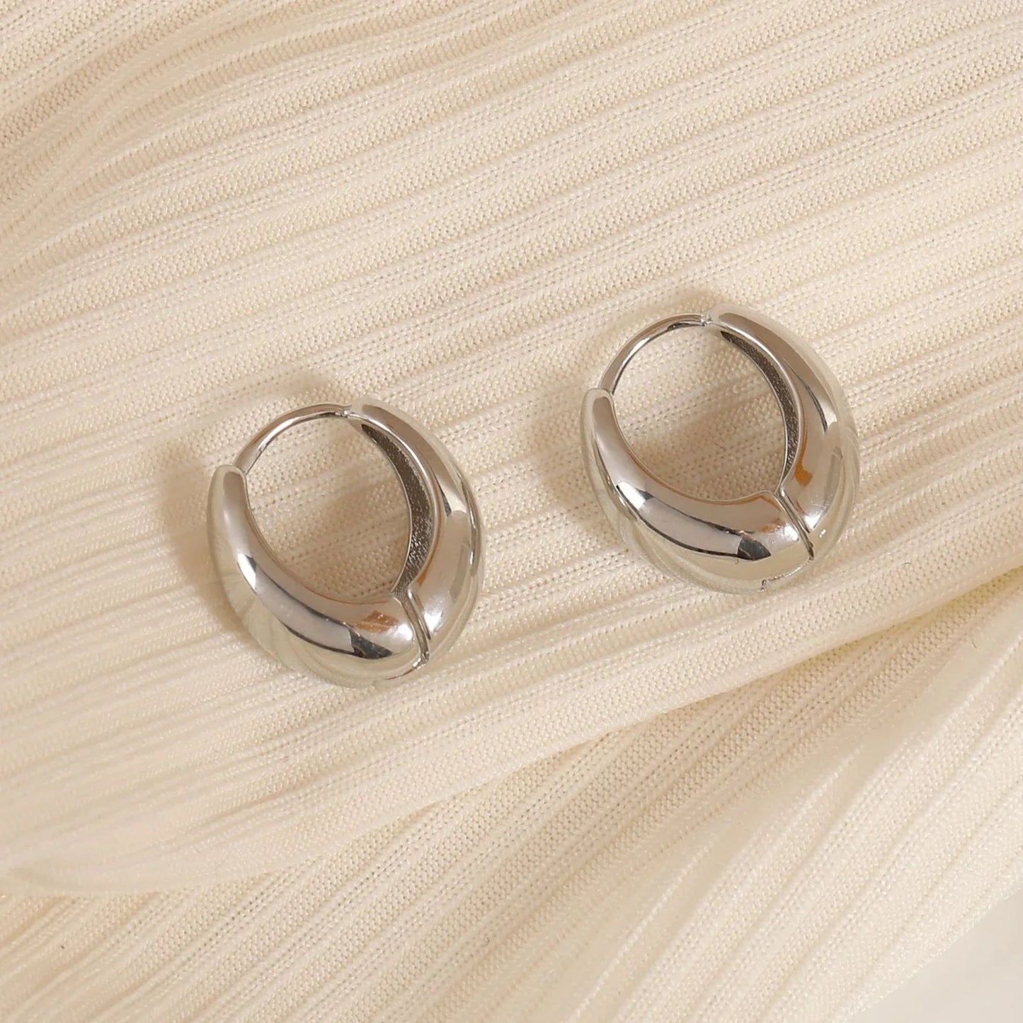 Vintage Stainless Steel Hoop Earrings – Chunky Round Design, Timeless Party Jewelry