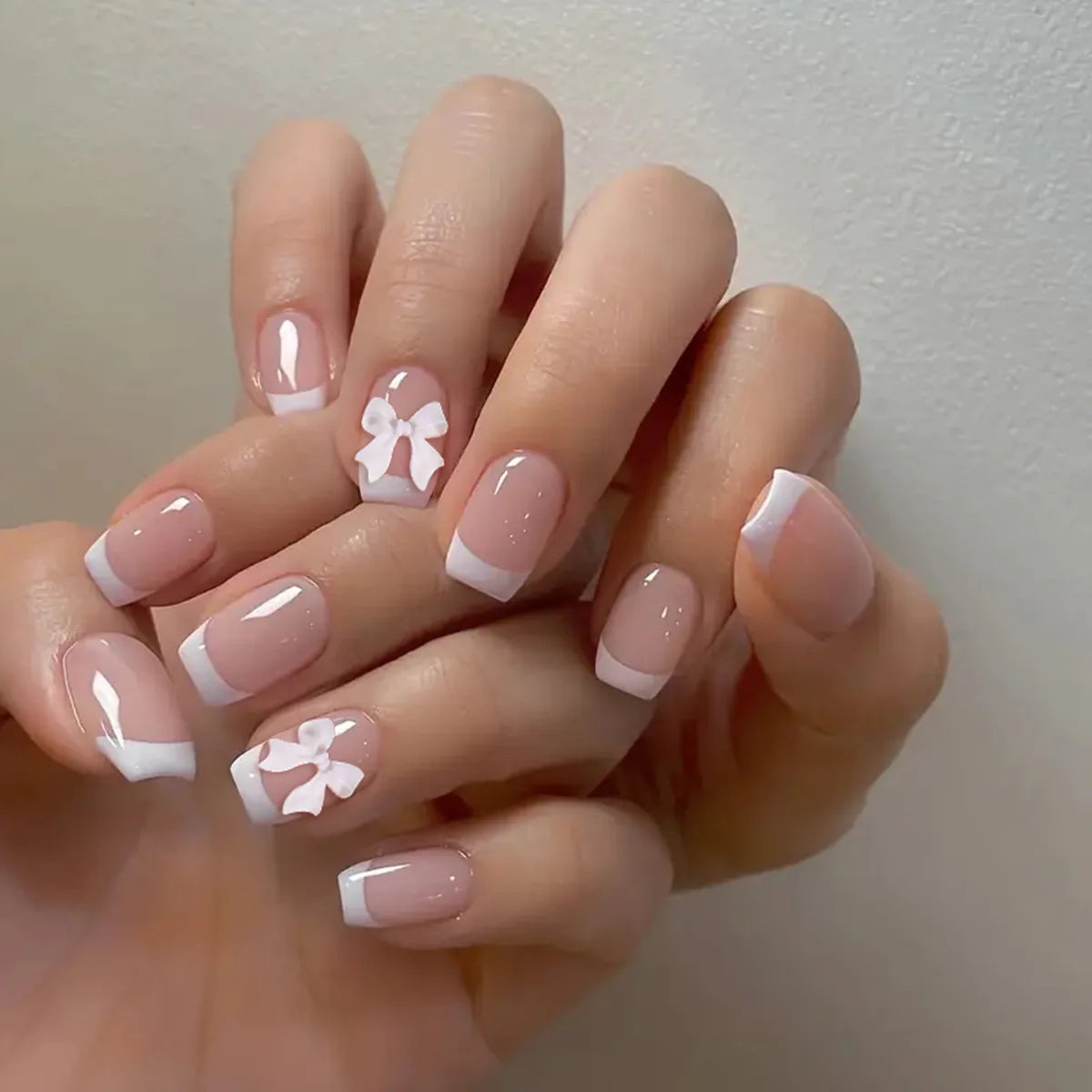 24pcs White French Press-On Nails – 3D Bowknot Design, Full Cover Wearable Set for Women