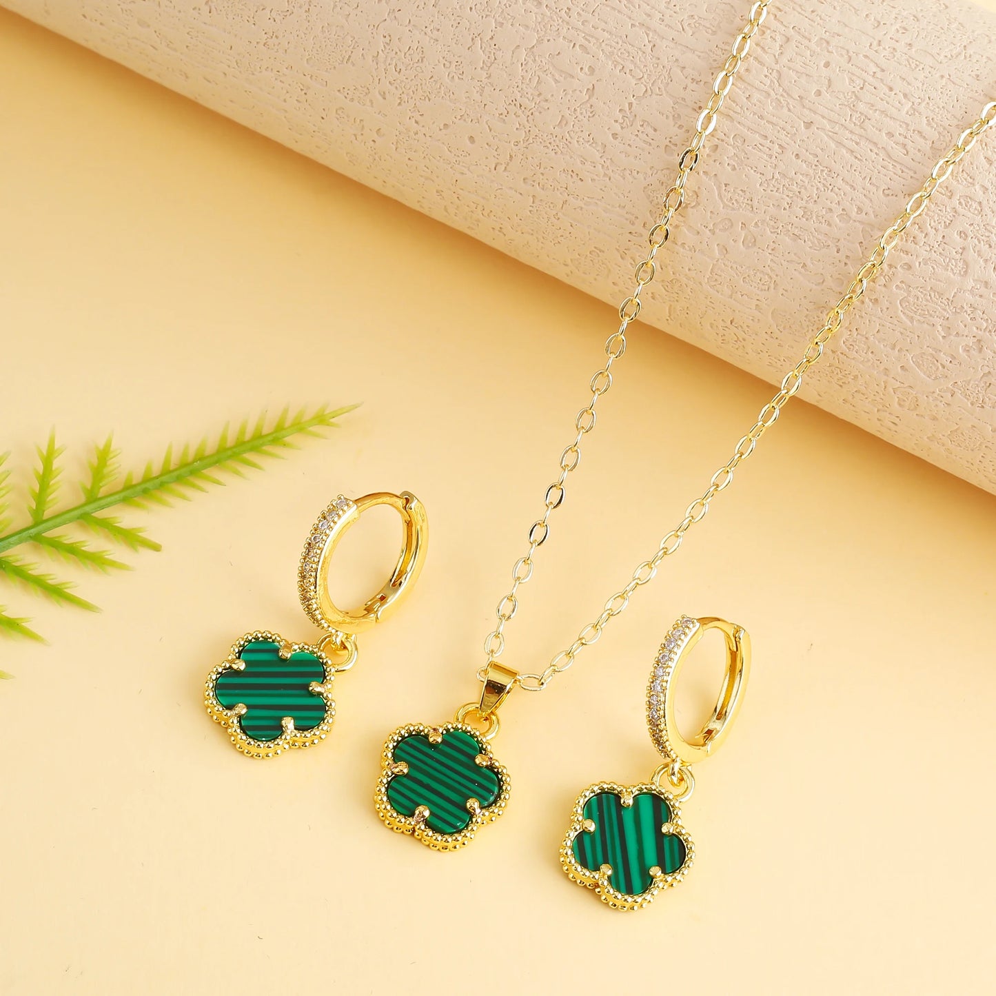 Elegant Five-Leaf Clover Jewelry Set – Gold-Tone Necklace and Earrings, Shiny Finish for Bridal and Luxury Gifting