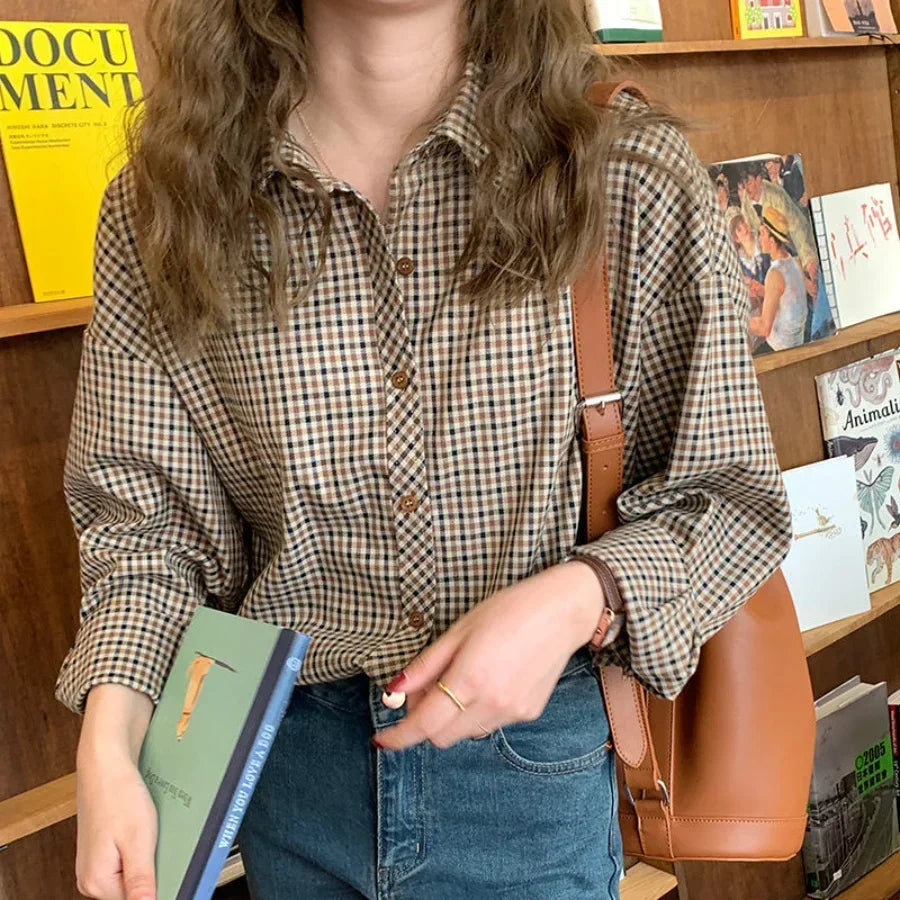 Women’s Timeless Plaid Button-Up – Classic Autumn Elegance