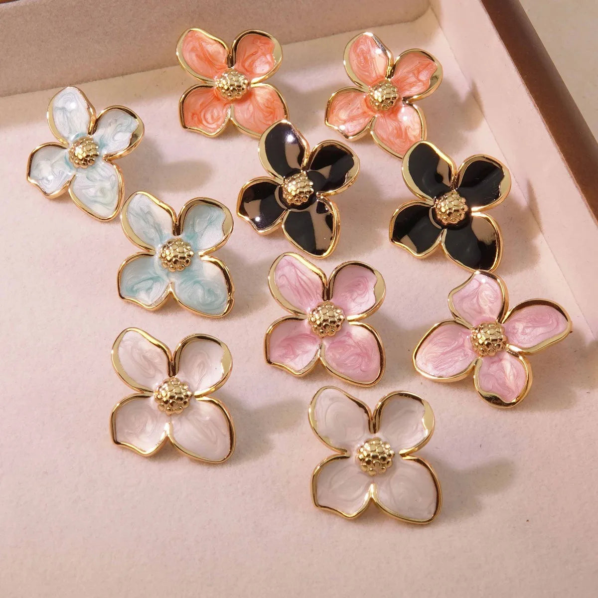Cazador Flower Stud Earrings – 2-Piece Stainless Steel Set, Elegant Party & Wedding Jewelry