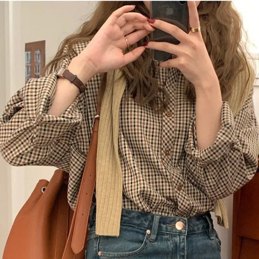 Women’s Timeless Plaid Button-Up – Classic Autumn Elegance