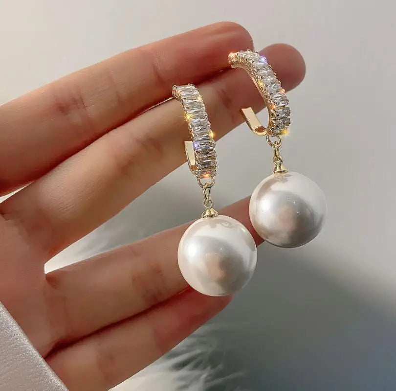Crystal Leaf Long Tassel Earrings – Statement Gold-Tone Design, Elegant Gift Jewelry