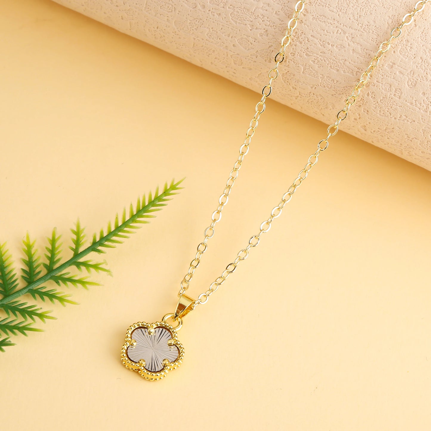 Elegant Five-Leaf Clover Jewelry Set – Gold-Tone Necklace and Earrings, Shiny Finish for Bridal and Luxury Gifting