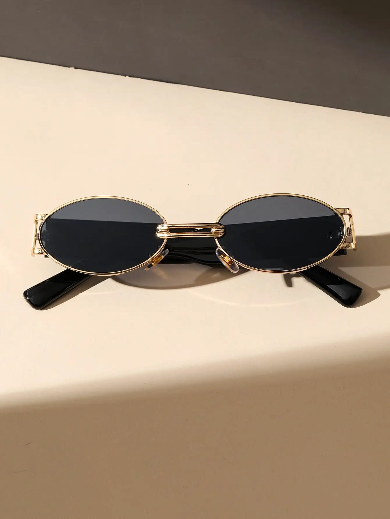 Unisex Oval Sunglasses – Stylish Design for Streetwear, Photography & Driving