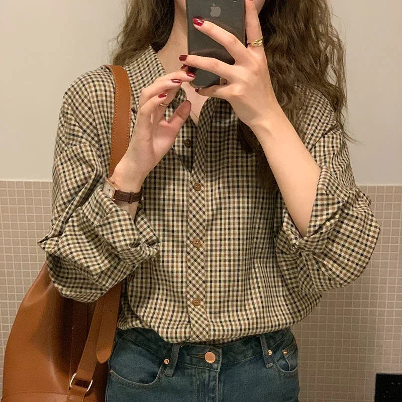 Women’s Timeless Plaid Button-Up – Classic Autumn Elegance