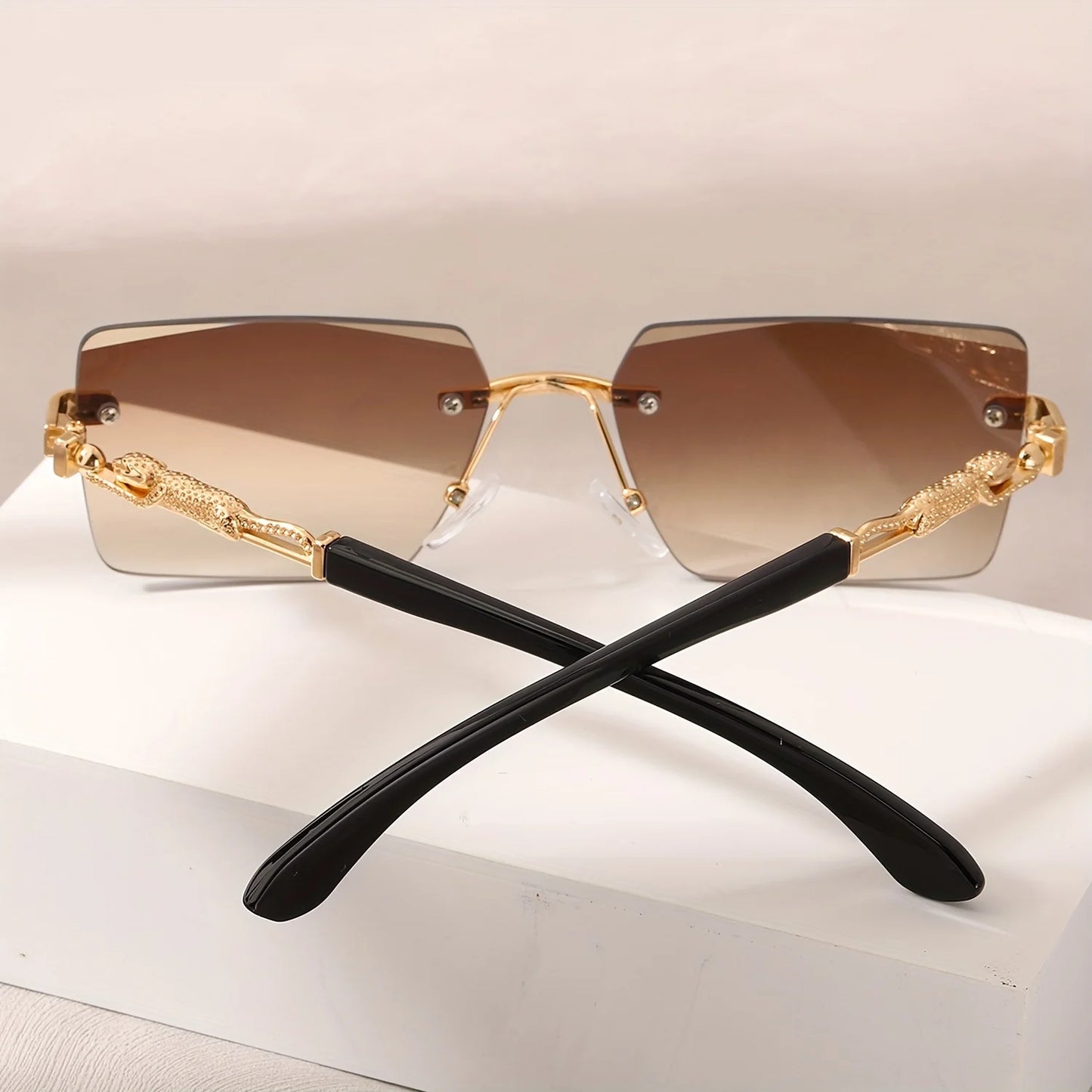 Classic Small Rectangle Sunglasses – Sleek Rimless Design for Beach and Travel