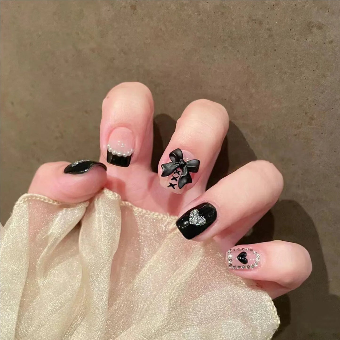 24pcs White French Press-On Nails – 3D Bowknot Design, Full Cover Wearable Set for Women