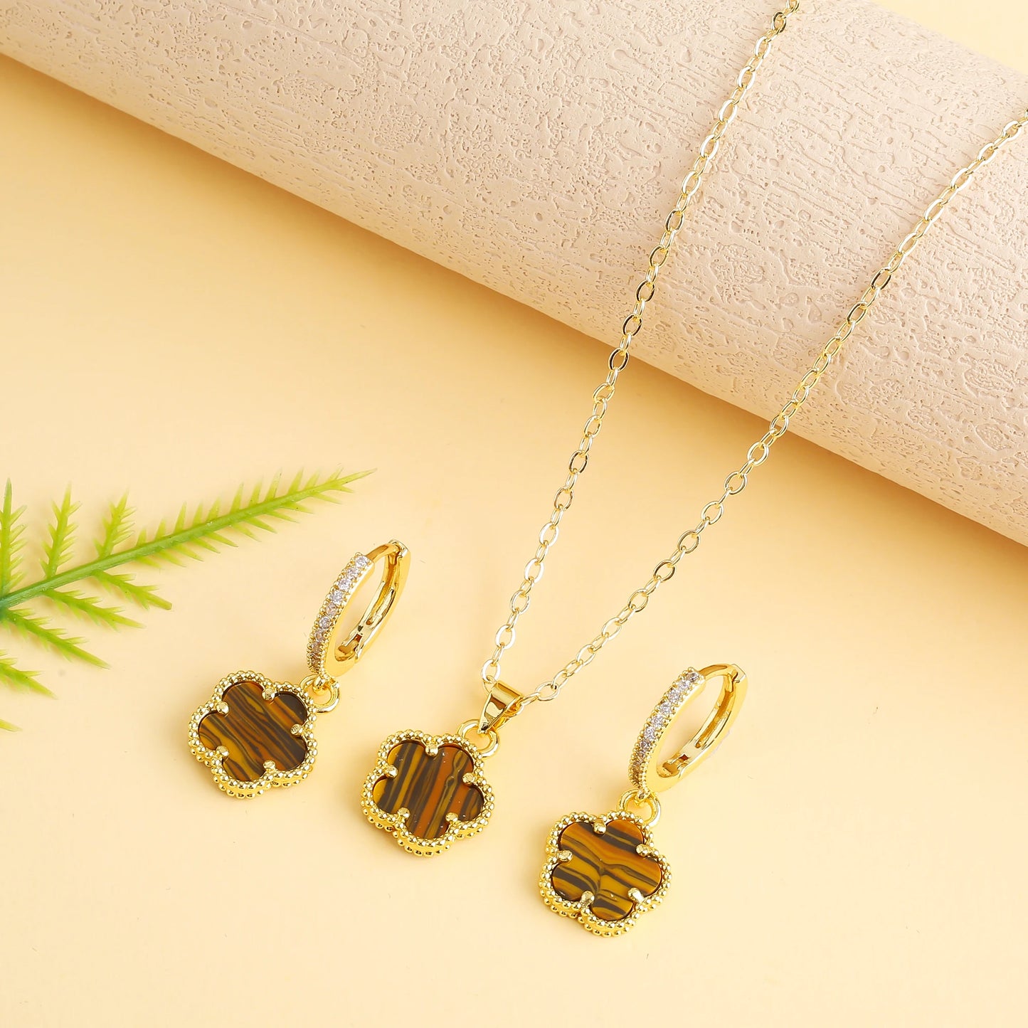 Elegant Five-Leaf Clover Jewelry Set – Gold-Tone Necklace and Earrings, Shiny Finish for Bridal and Luxury Gifting