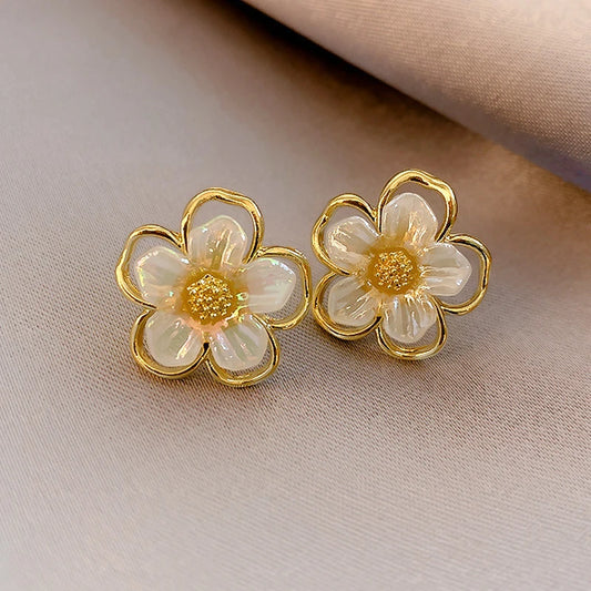 White Flower Stud Earrings – Gold-Tone Acrylic, Elegant Party & Wedding Jewelry