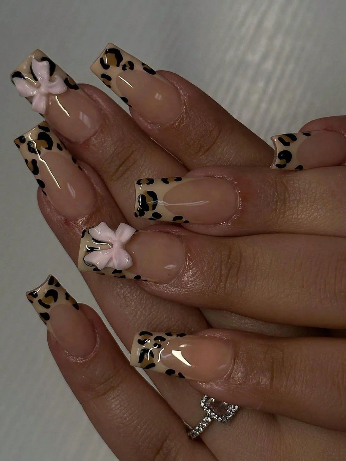 24pcs Medium Stiletto Press-On Nails – Pink Bowknot Fingertip Design, Full Cover Set