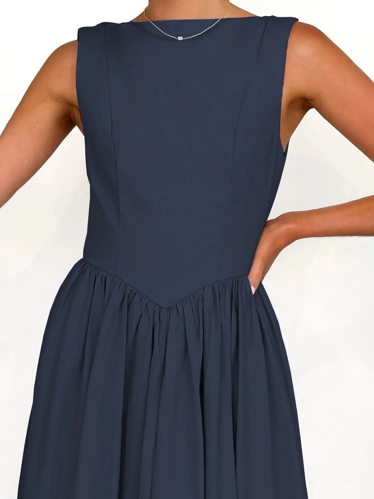 Elegant Sleeveless Maxi Dress with Ruched Detailing