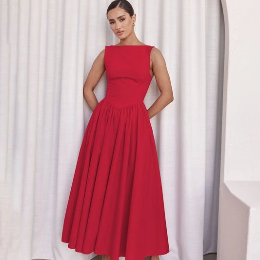 Elegant Sleeveless Maxi Dress with Ruched Detailing