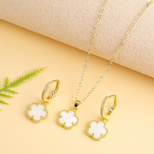 Elegant Five-Leaf Clover Jewelry Set – Gold-Tone Necklace and Earrings, Shiny Finish for Bridal and Luxury Gifting